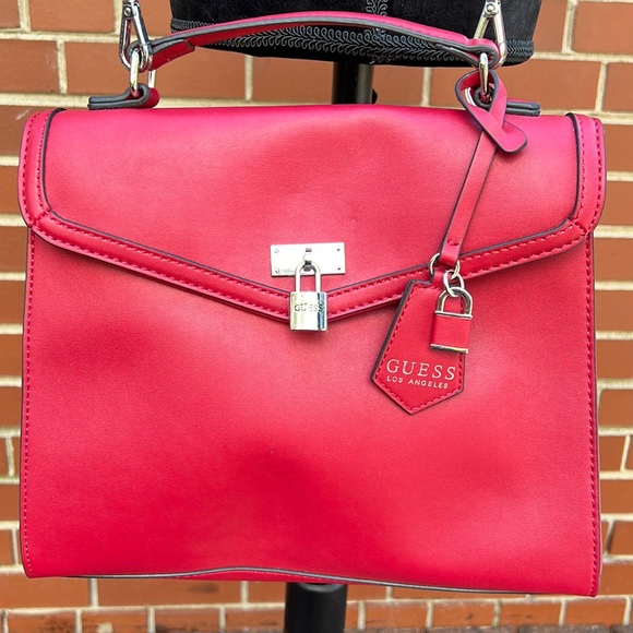 Guess Handbags - Guess Crossbody/Satchel excellent condition ❤️